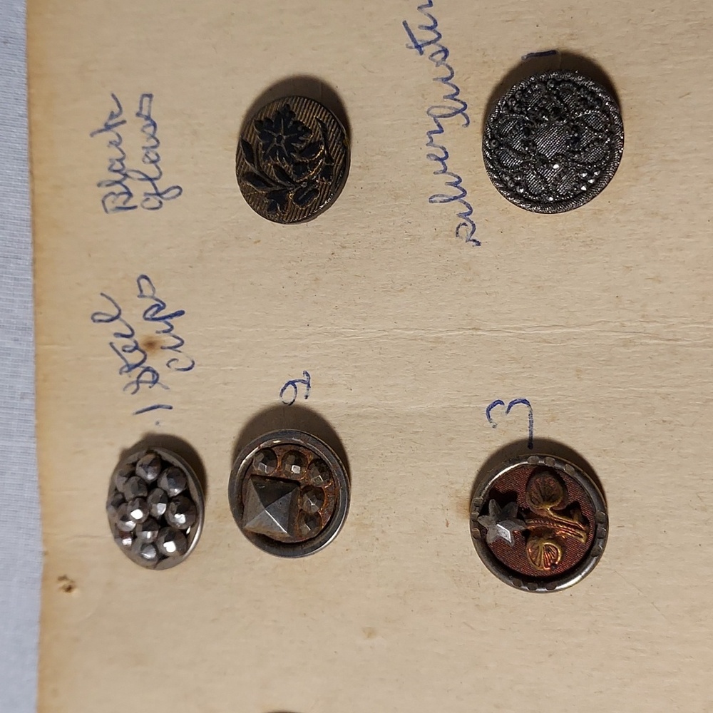 Antique Buttons Different Designs On Cardboard By Grandma Metal Steel Misc - Picture 4 of 11